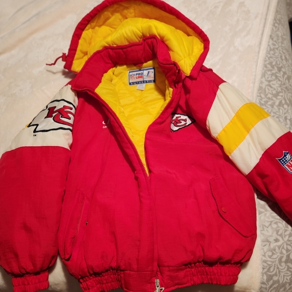 Vintage 90's KC Chiefs Logo Athletic "Authentic" NFL Proline Puffer Jacket - Picture 2 of 5